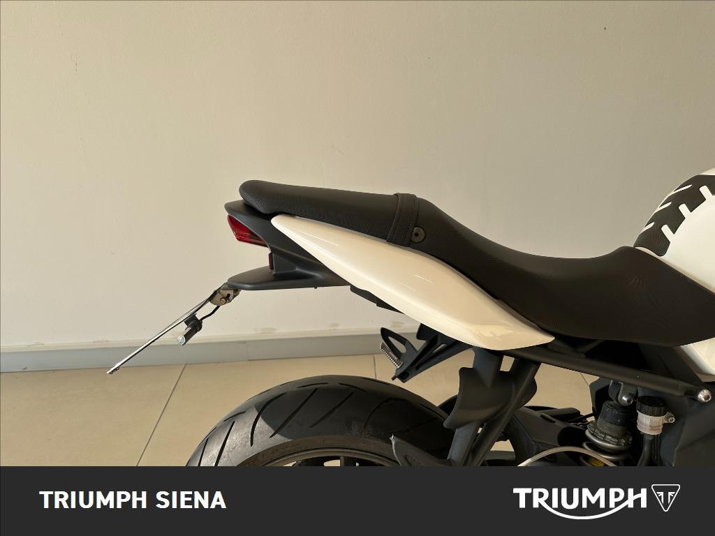 TRIUMPH Street Triple 675 
