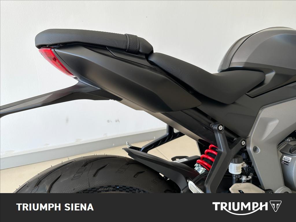 TRIUMPH Daytona 660 Abs