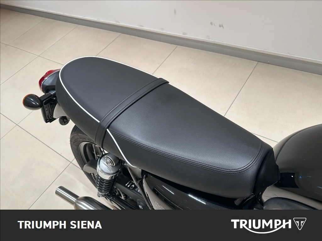 TRIUMPH Bonneville 900 T100 Stealth Edition