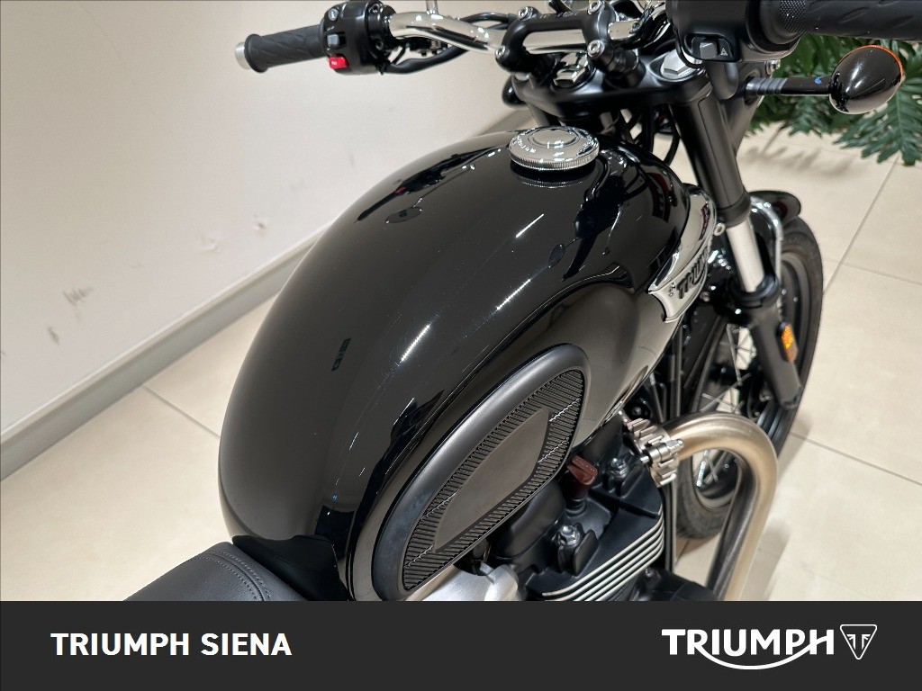 TRIUMPH Bonneville 900 T100 Stealth Edition