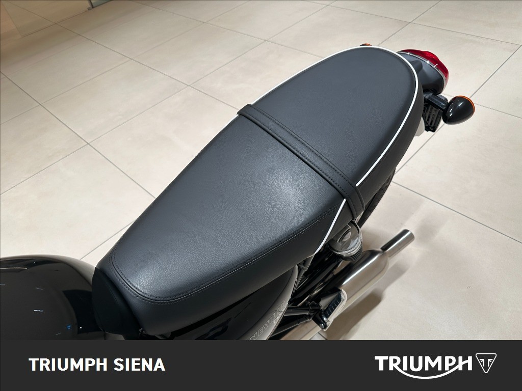 TRIUMPH Bonneville 900 T100 Stealth Edition