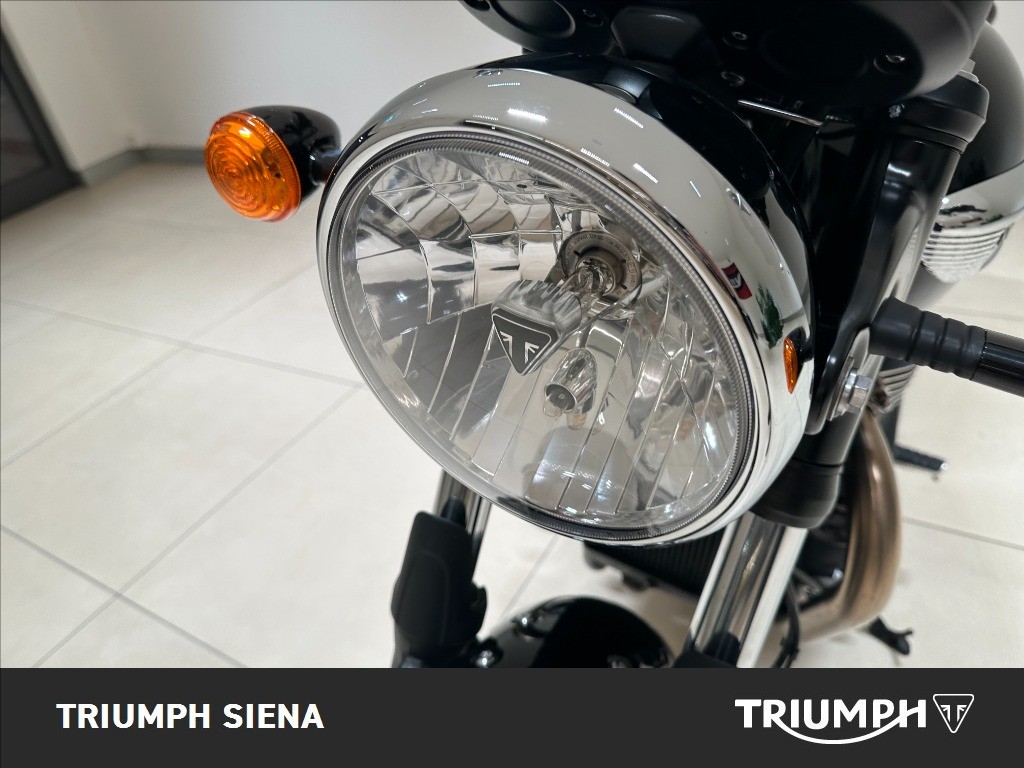 TRIUMPH Bonneville 900 T100 Stealth Edition