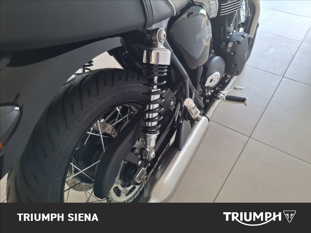 TRIUMPH Bonneville 900 T100 Snowdonia White / Sapphire Black