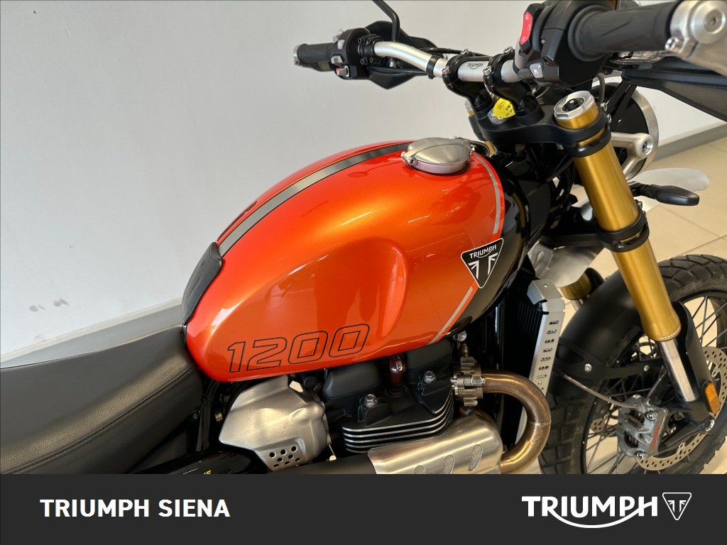 TRIUMPH Scrambler 1200 XE Baja Orange/Phantom Black Abs
